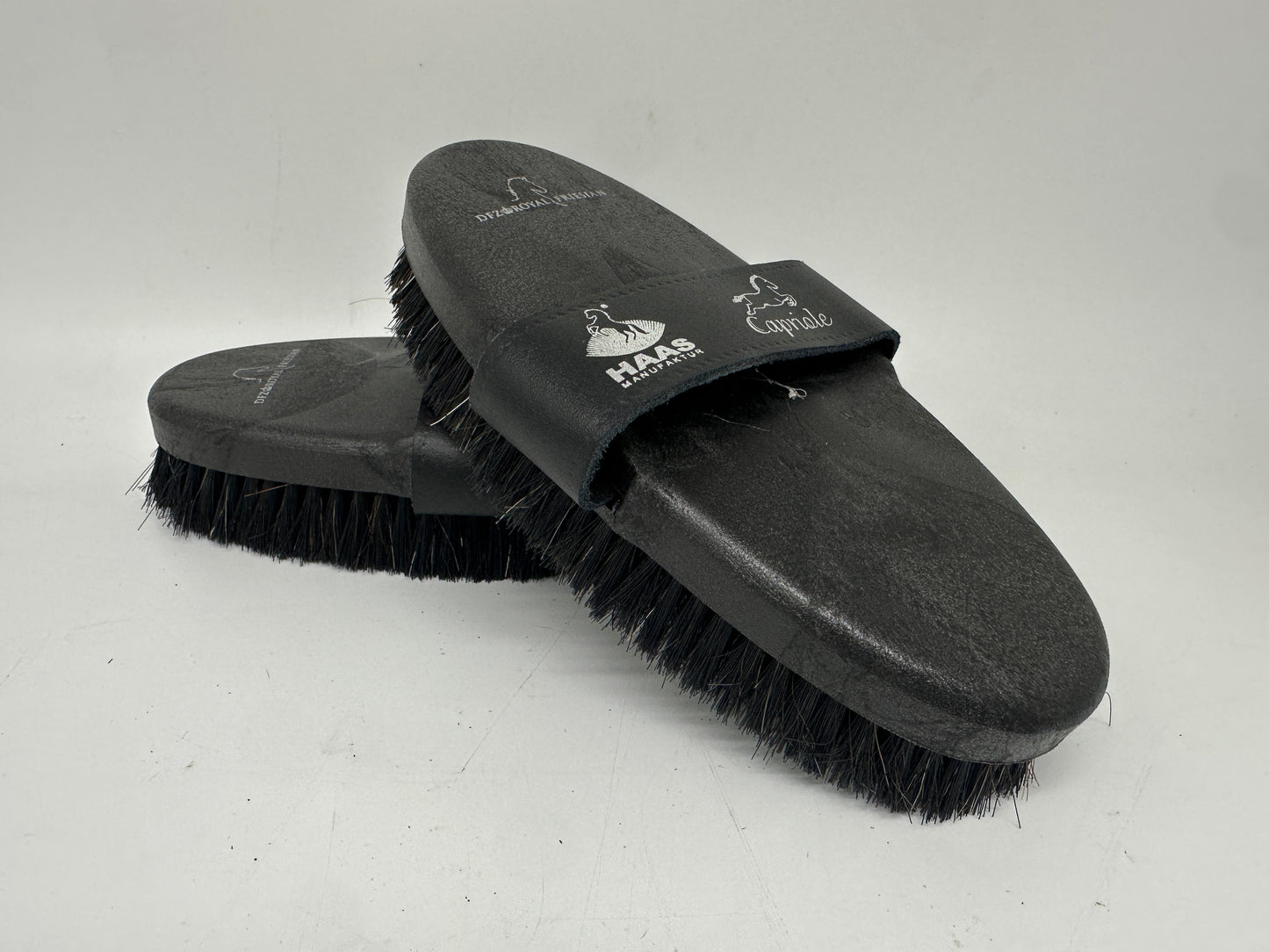 Die Capriole - Kardätsche von HAAS