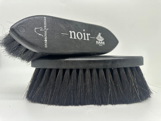 Die Noir – Wurzelbürste von HAAS